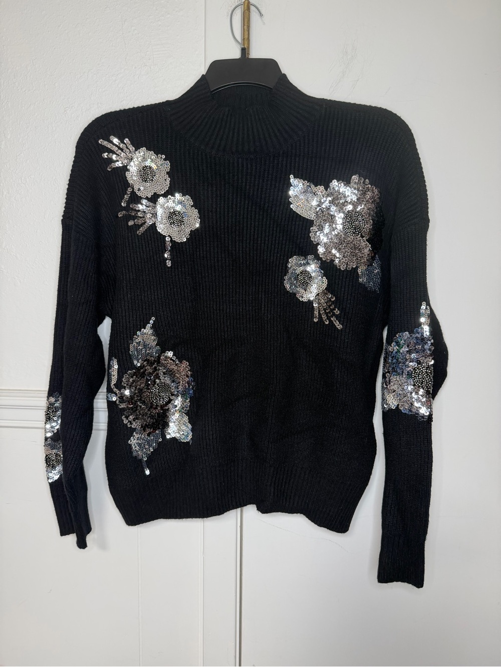 Nicole Miller Black Sequin Floral Turtleneck Sweater new without tag L